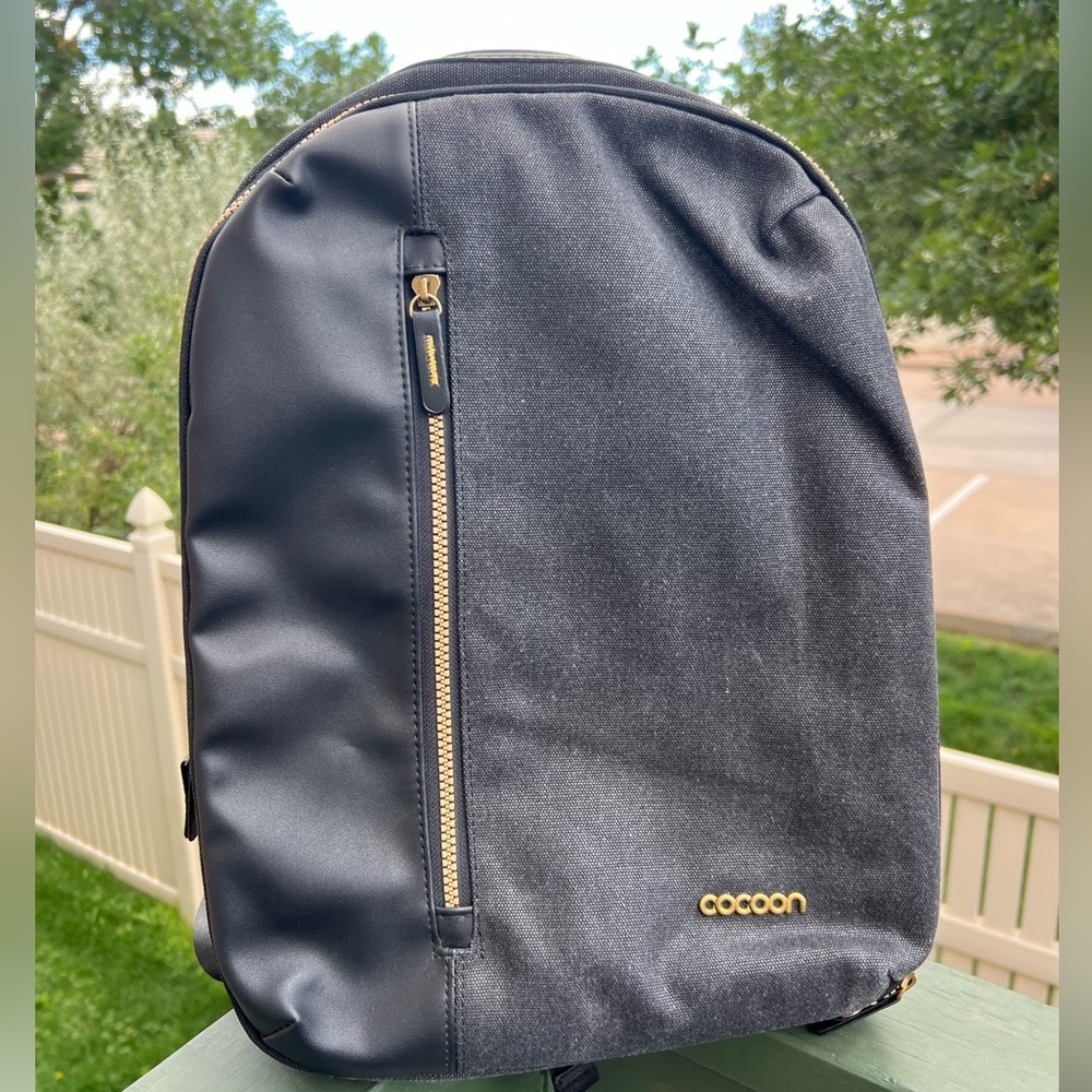 Cocoon: Urban Adventure 16" SLIM Backpack
for 16" Laptop + 10" Tablet